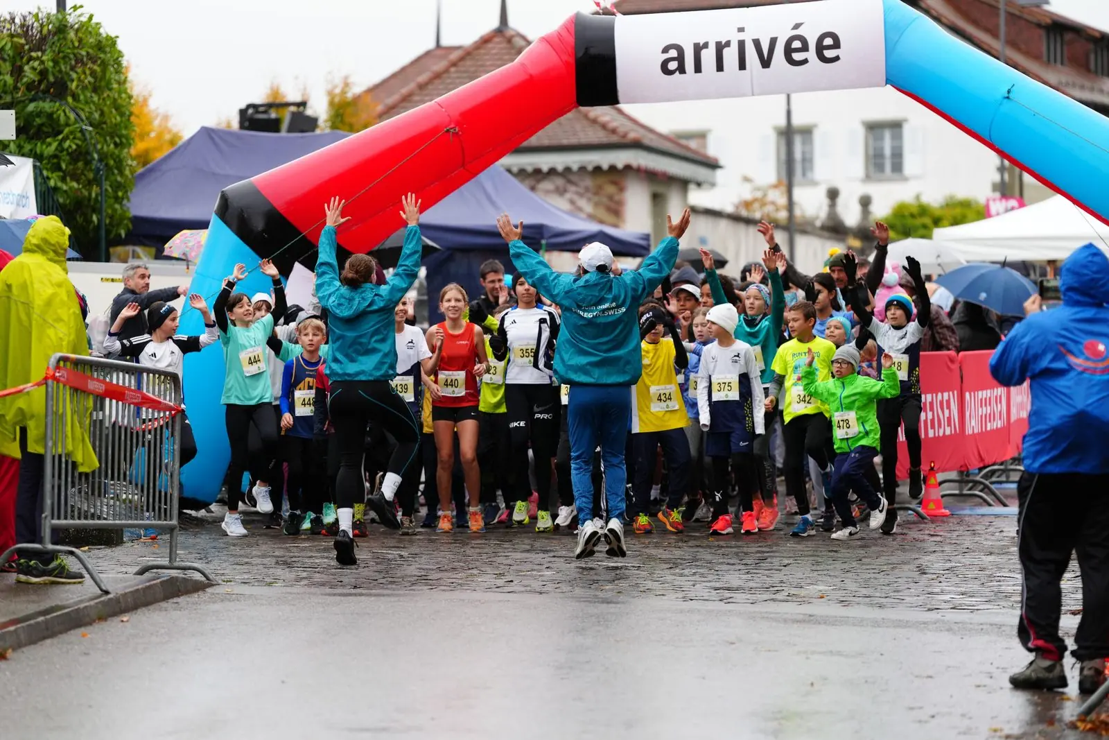 Participants au départ du Marchethon Fribourg